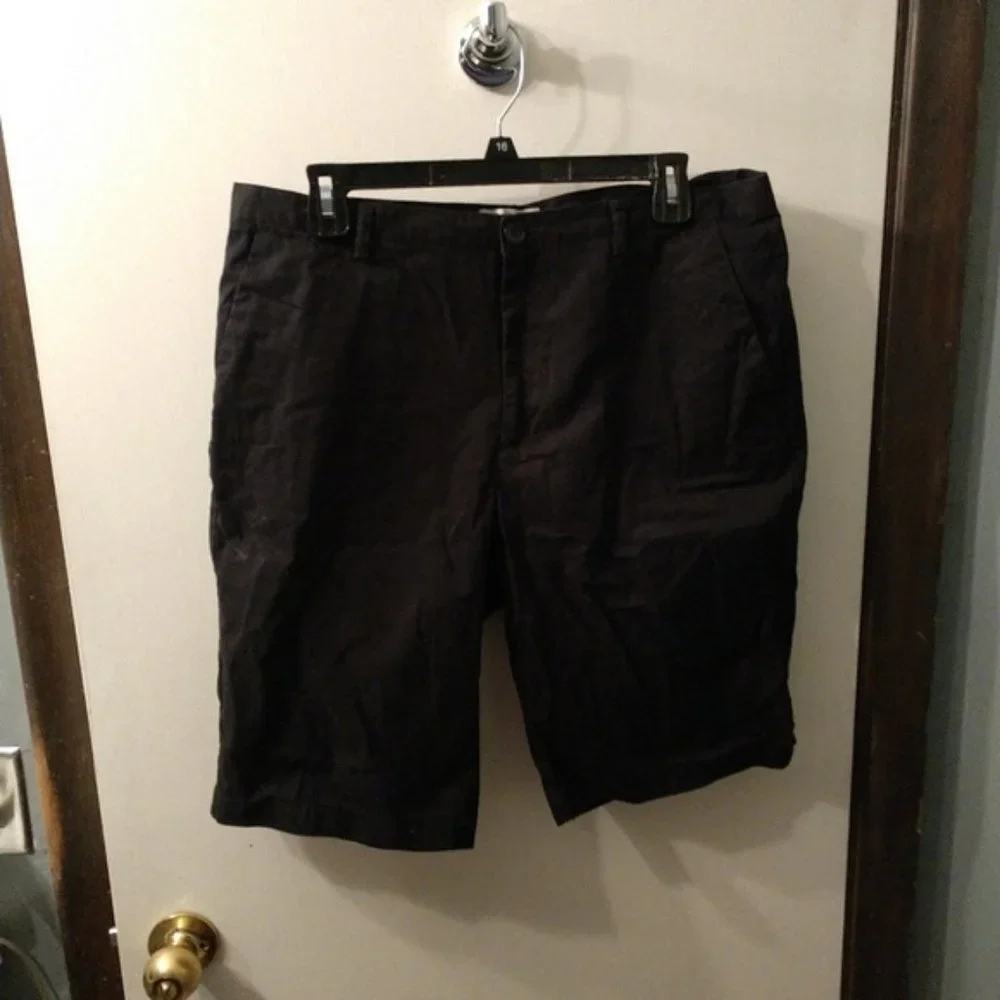 ✨50% off sale✨ Calvin Klein Cargo Shorts - Picture 1 of 2